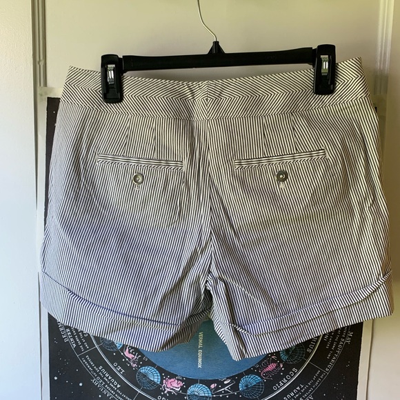 White House Black Market Pinstriped Women's Shorts, 6 - Picture 2 of 3
